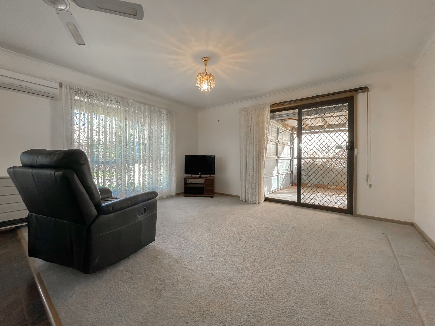 3/2 Lloyd Close, Kerang VIC 3579, Image 1