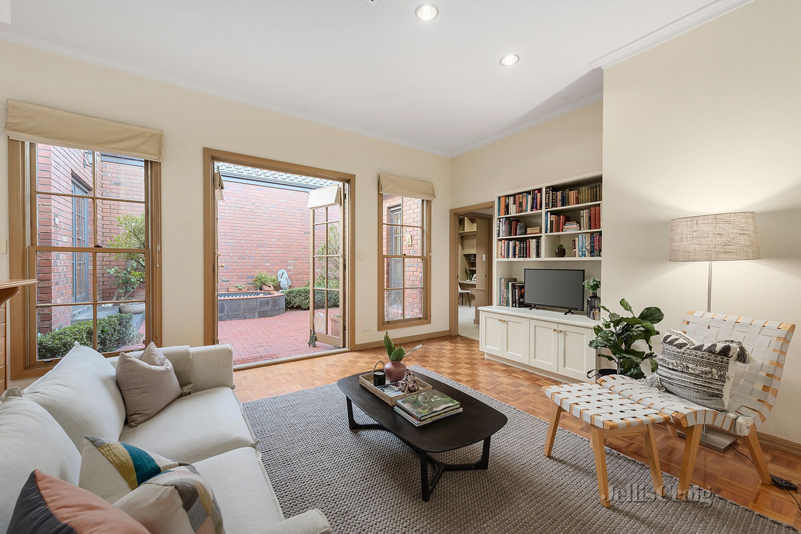 2/6 Hopetoun Avenue, Canterbury VIC 3126, Image 1