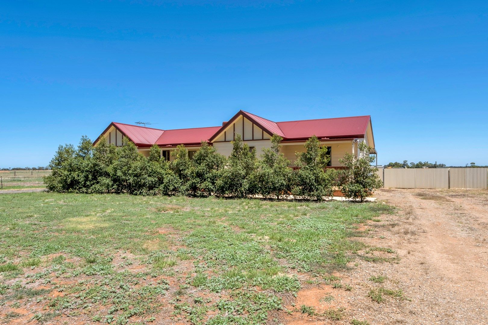 22 Racecourse Road, Balaklava SA 5461 House for Sale 4.94 acre