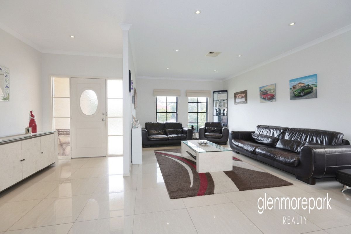 72 Ridgetop Drive, Glenmore Park NSW 2745, Image 2