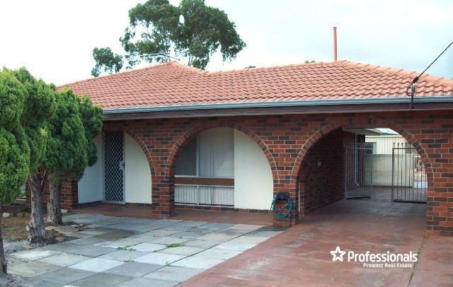 4 bedrooms House in 22 Kalangedy Drive RIVERTON WA, 6148