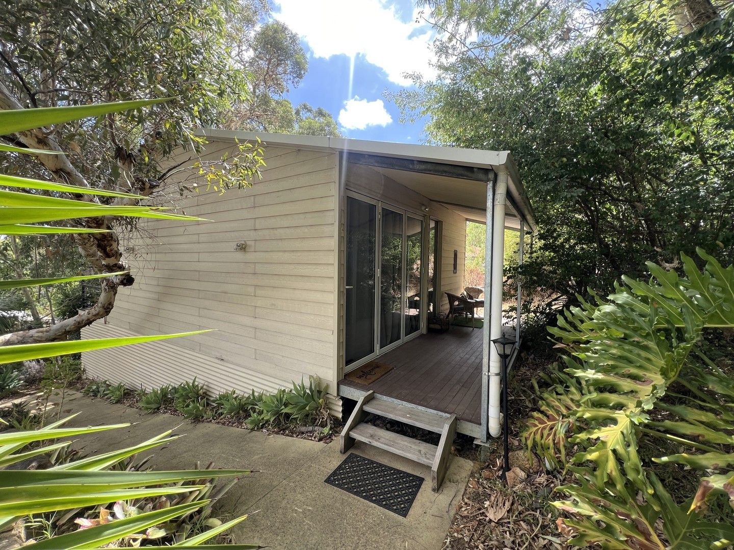 1 bedrooms Studio in 12 Carramar Drive KALAMUNDA WA, 6076