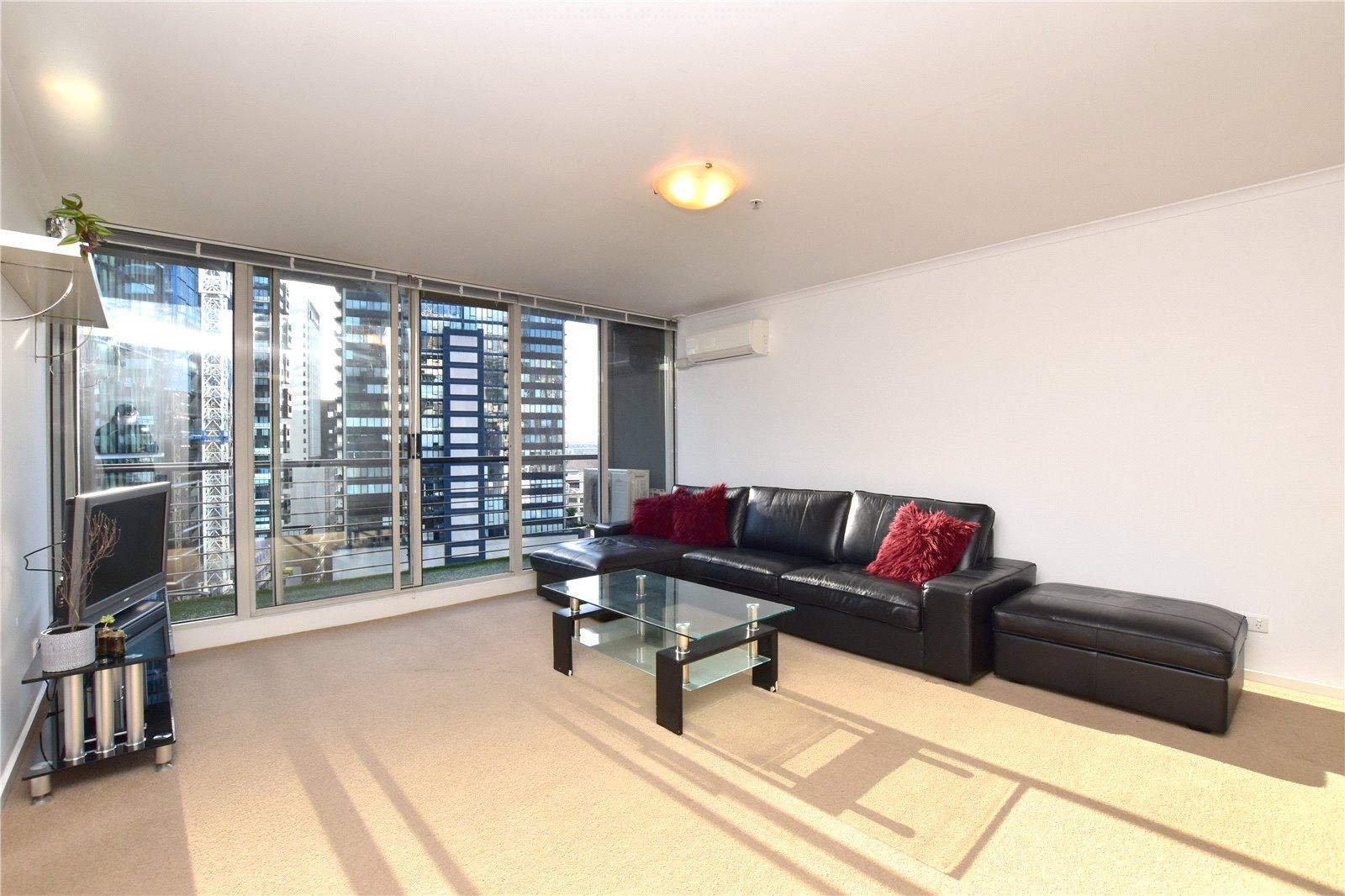 2 bedrooms Apartment / Unit / Flat in 152/88 Southbank Boulevard SOUTHBANK VIC, 3006