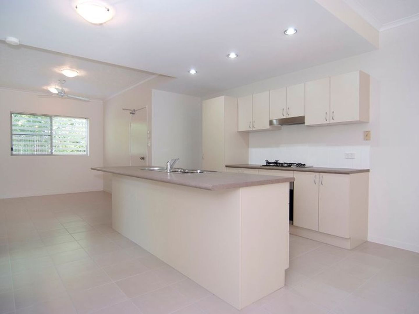 1/111 Martyn Street, Parramatta Park QLD 4870, Image 1