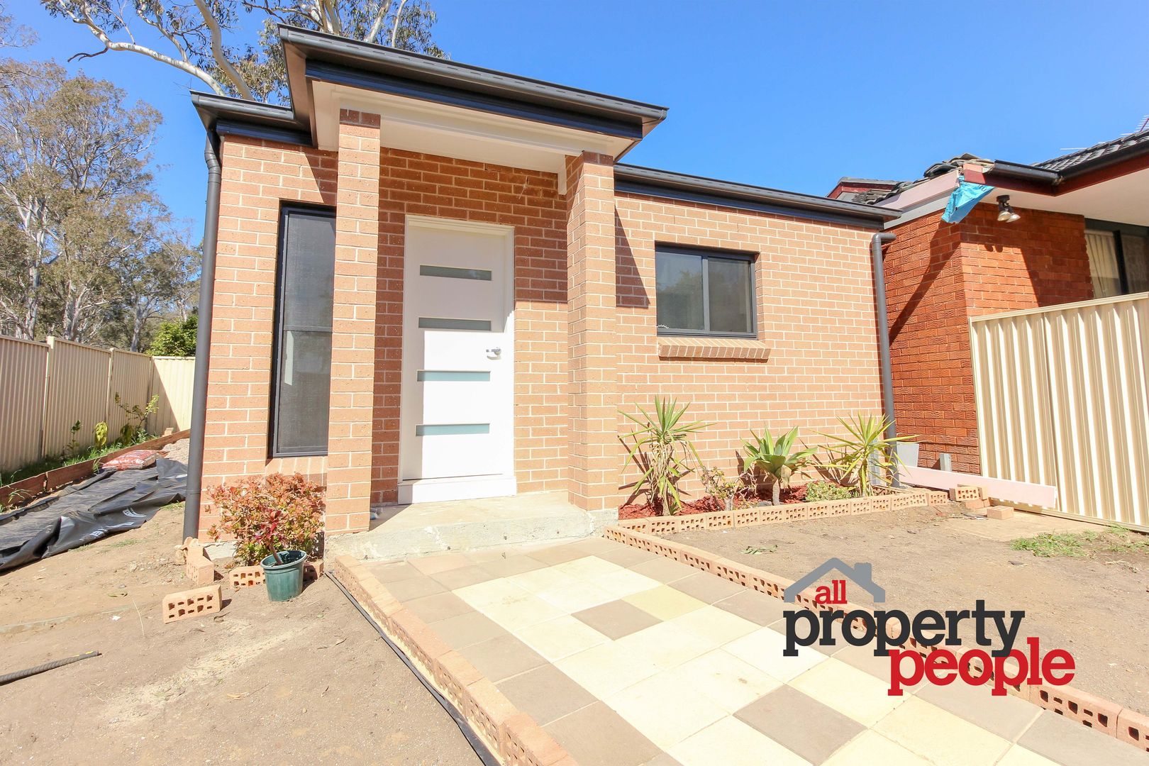 2 bedrooms House in 25A Hibiscus Crescent MACQUARIE FIELDS NSW, 2564