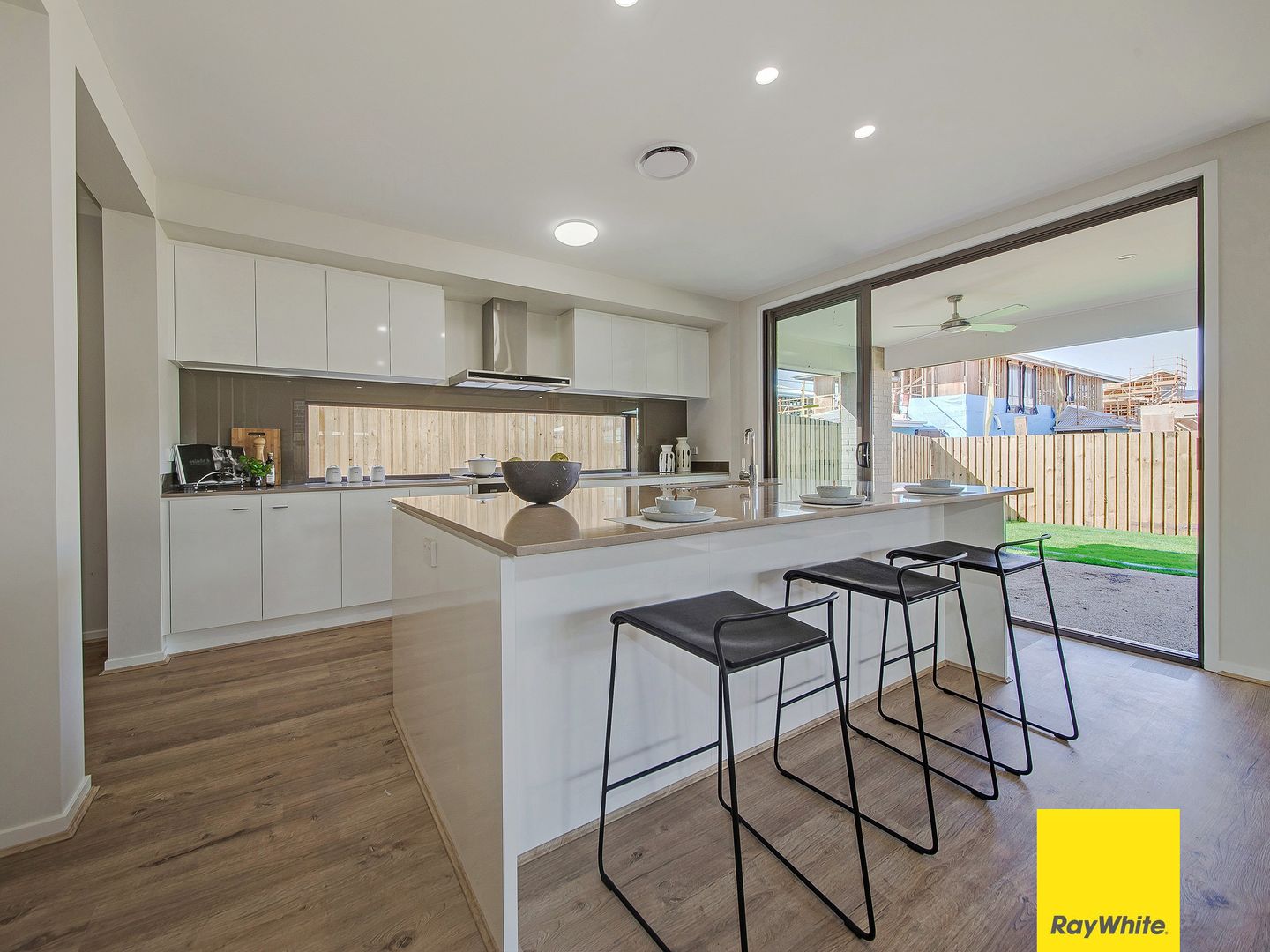 26 Majestic Crescent, Hemmant QLD 4174, Image 2