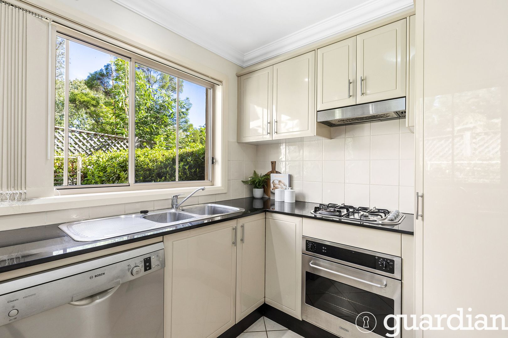 1/27-29 Francis Street, Castle Hill NSW 2154, Image 2