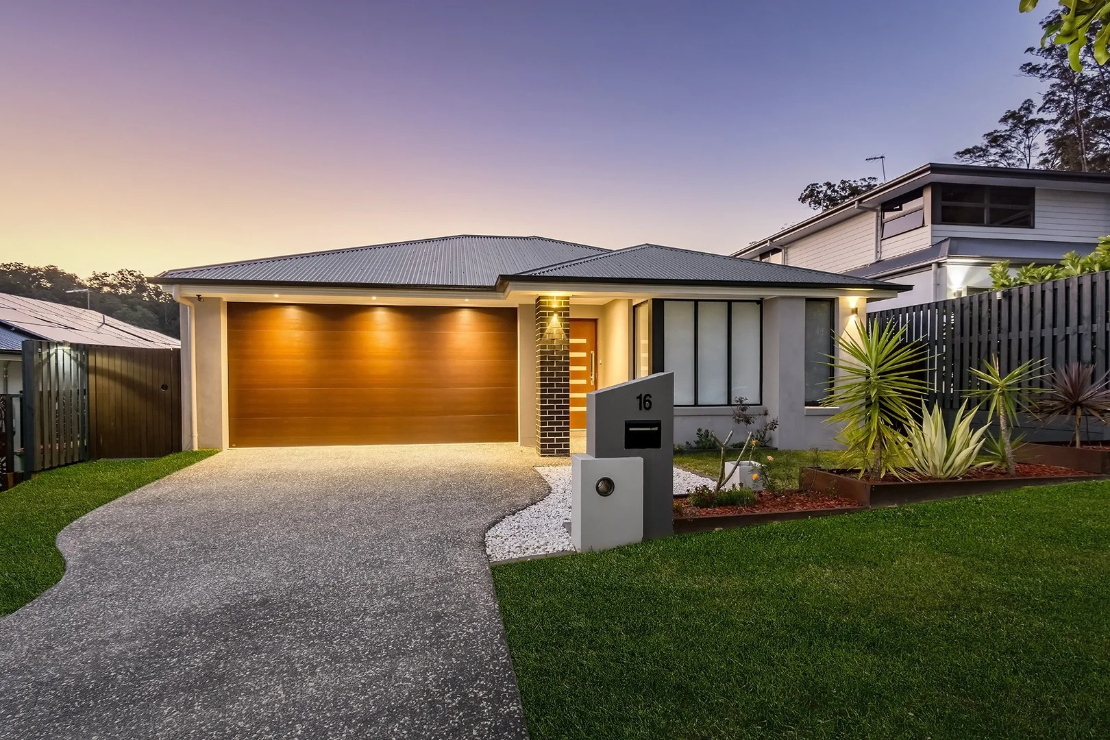 16 Melaleuca Circuit, Maudsland QLD 4210