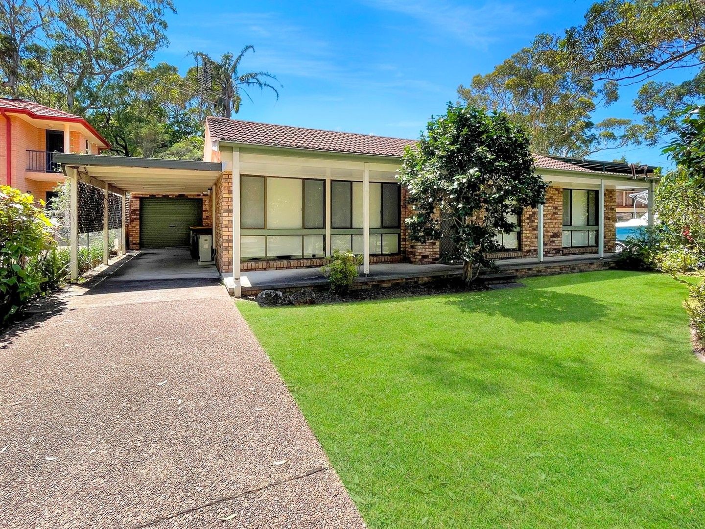3 bedrooms House in 27 Tuloa Avenue HAWKS NEST NSW, 2324