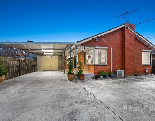 1 Maple Crescent, St Albans VIC 3021