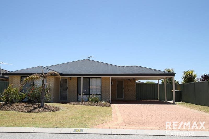4 bedrooms House in 4 Adelong Circuit MERRIWA WA, 6030