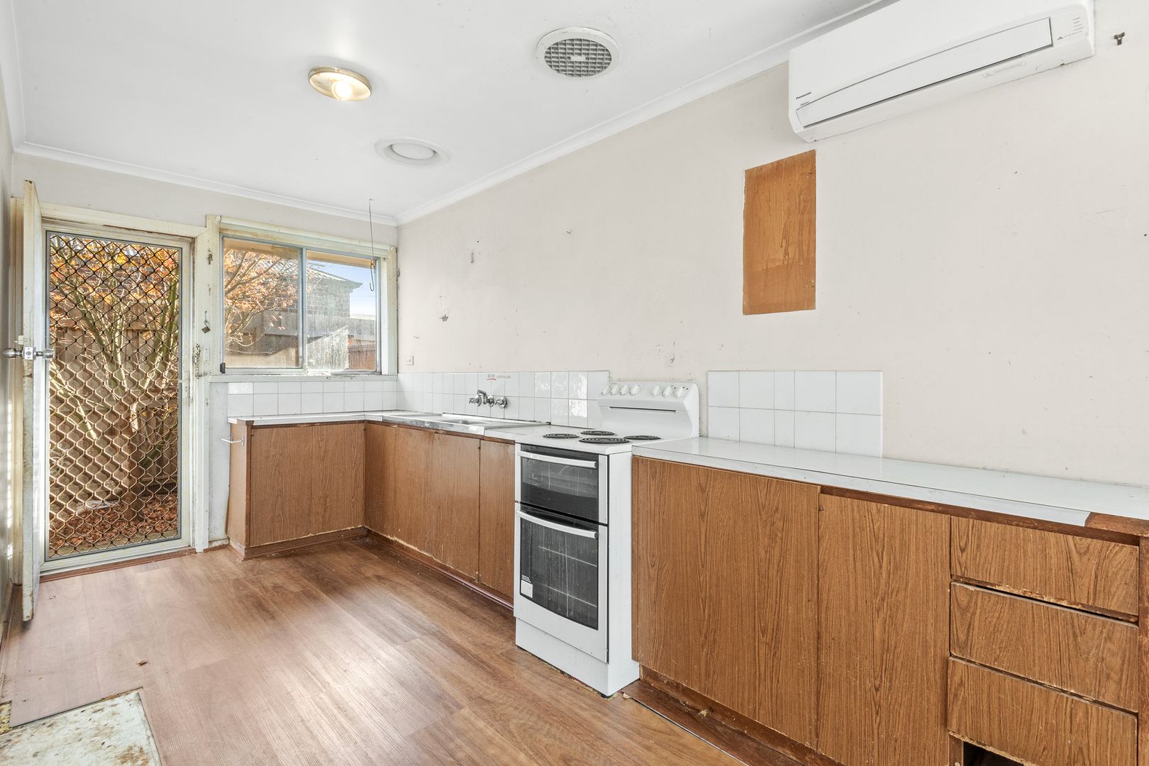 4/8 Orr Street, Manifold Heights VIC 3218, Image 2