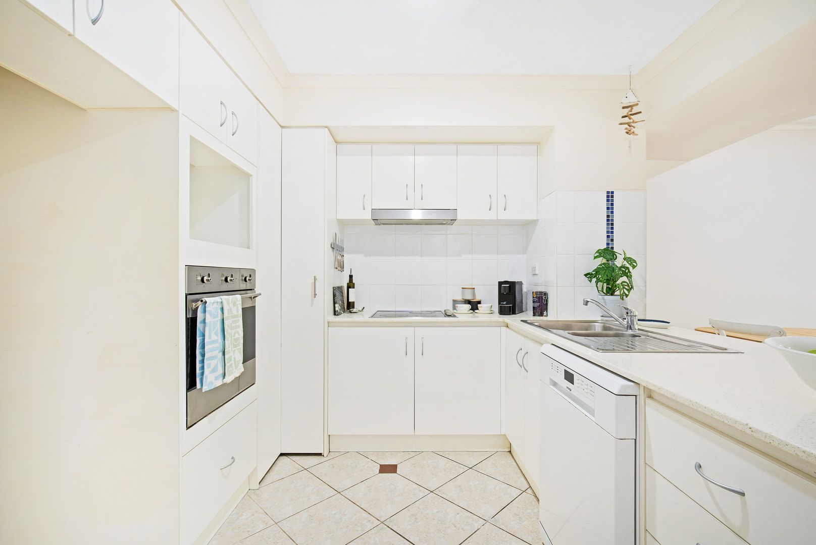 78/2320-2330 Gold Coast Highway, Mermaid Beach QLD 4218, Image 2