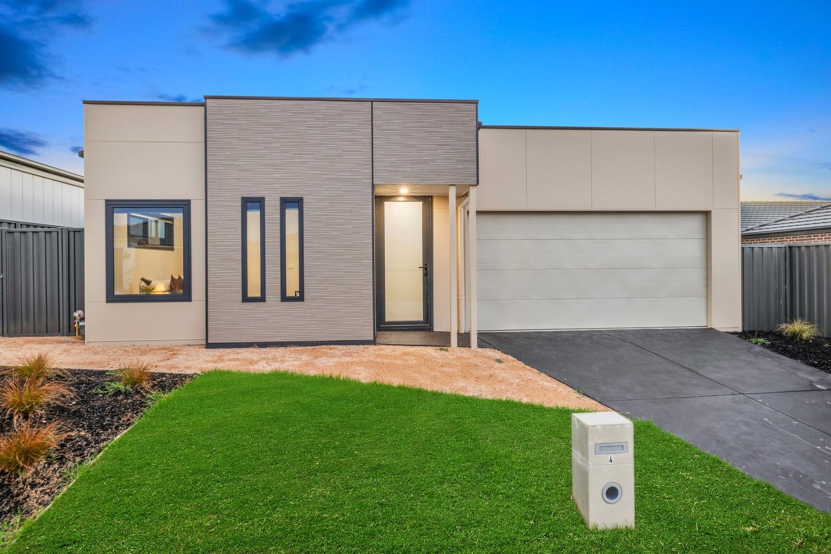 4 Niseko Crescent, Pakenham VIC 3810, Image 0