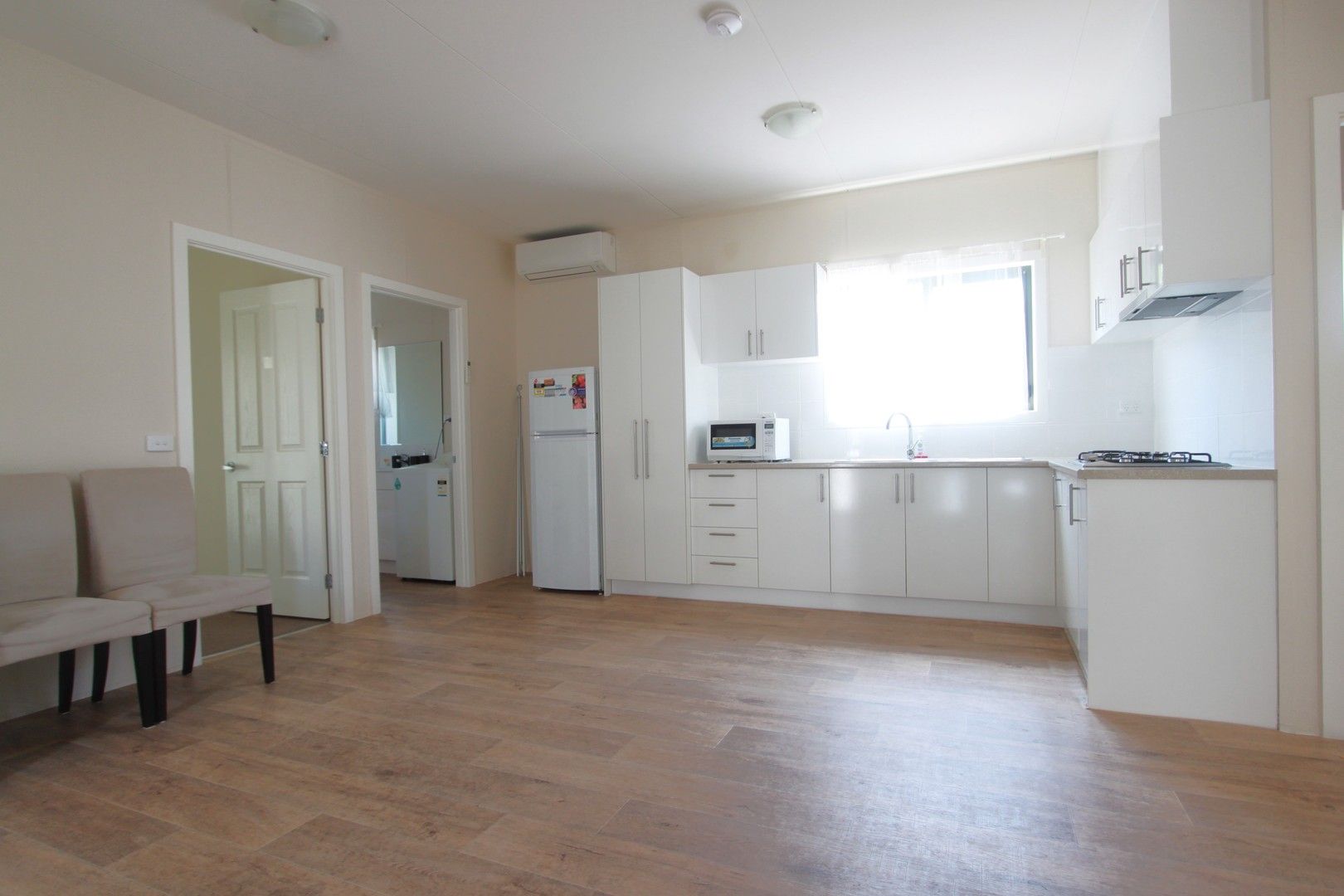 3 bedrooms Apartment / Unit / Flat in 38 (rear unit) Glengarry Avenue BURWOOD VIC, 3125