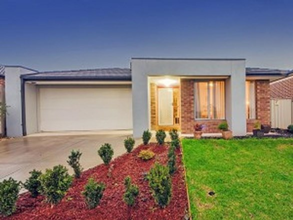 13 Rockpool Road, Truganina VIC 3029