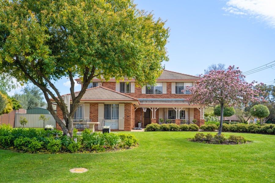 5 Lakeside Drive Lake Albert Nsw 2650 Domain
