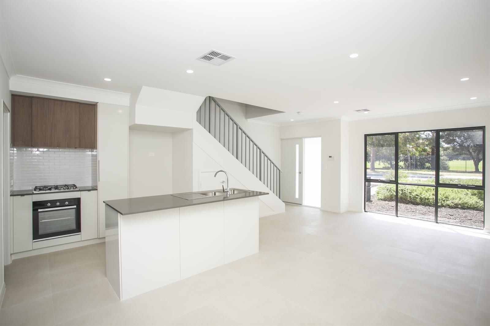 3 bedrooms House in 8 Clarkson Avenue TAPPING WA, 6065