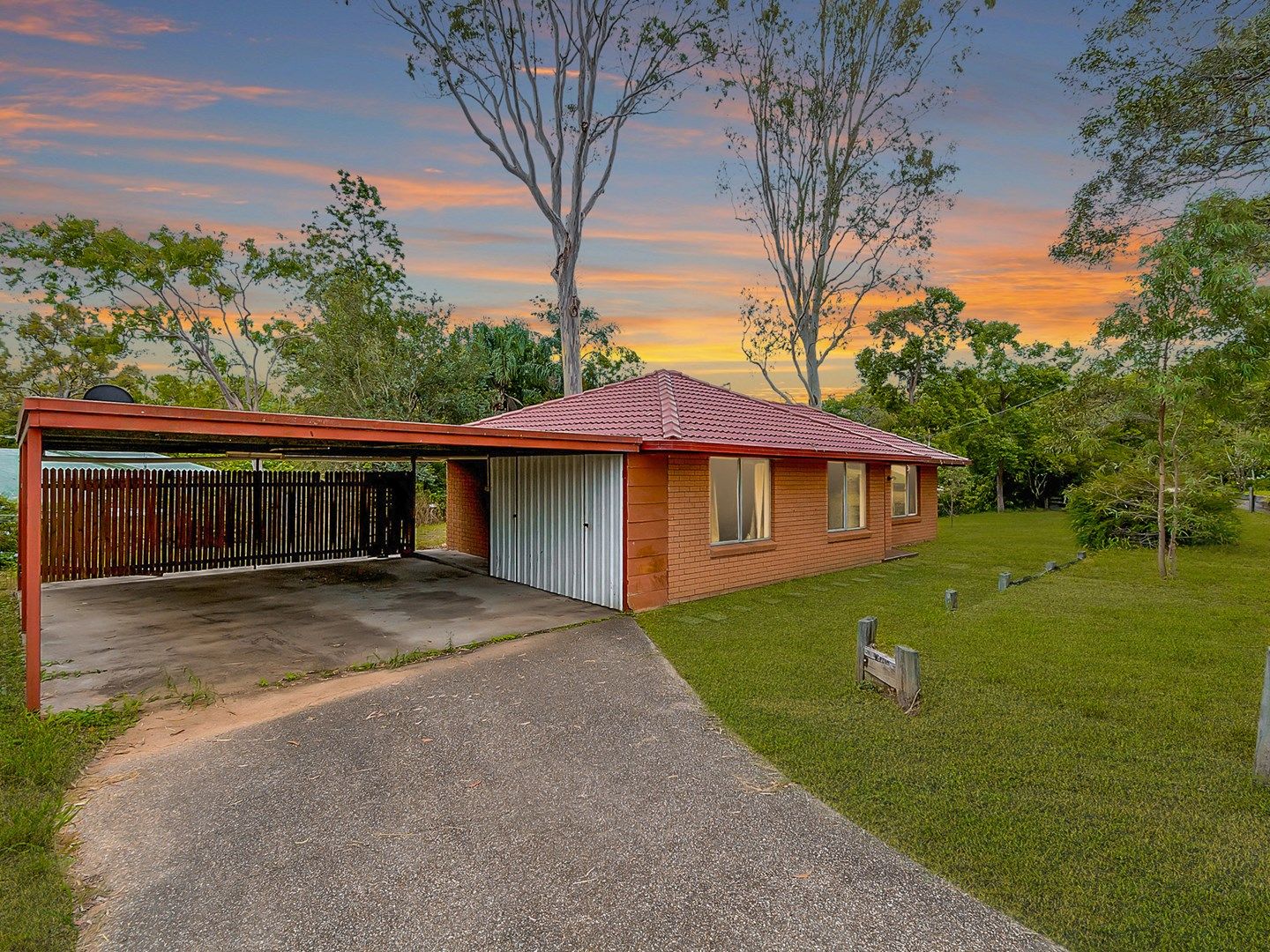 3 bedrooms House in 72 Katandra Crescent BELLBIRD PARK QLD, 4300