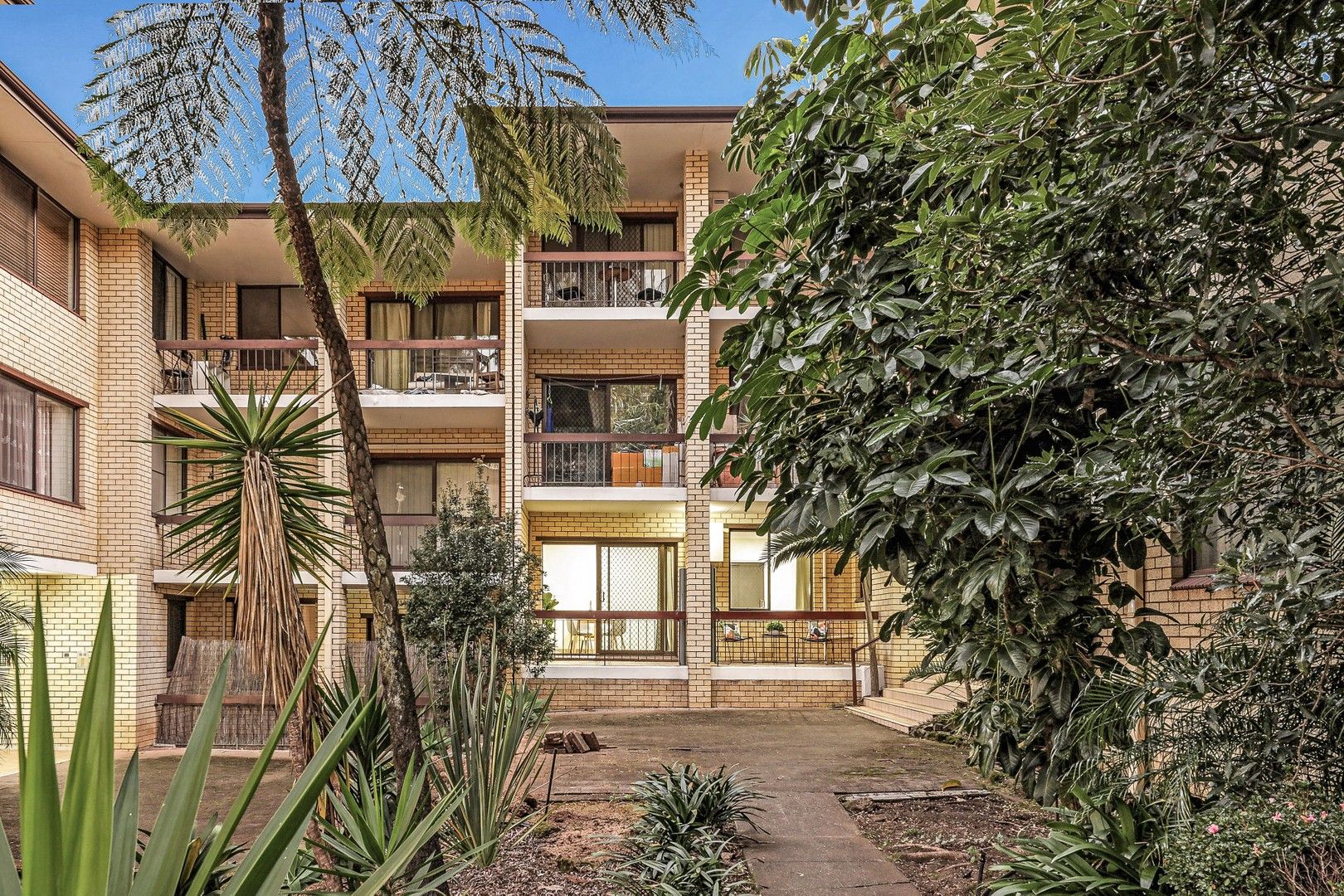 3 bedrooms Apartment / Unit / Flat in 4/15-21 Bellevue Pde HURSTVILLE NSW, 2220
