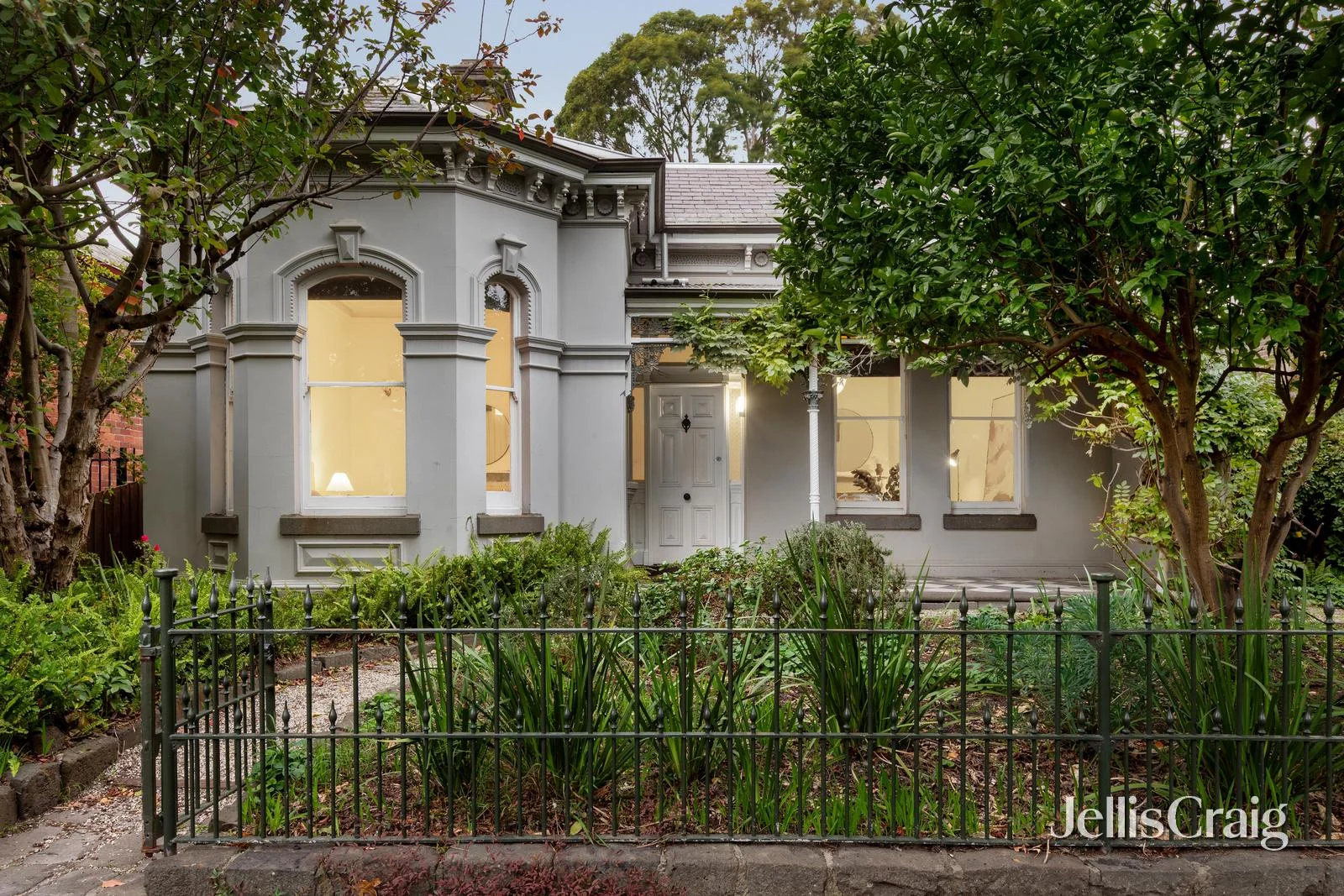 27 Kasouka Road, Camberwell VIC 3124