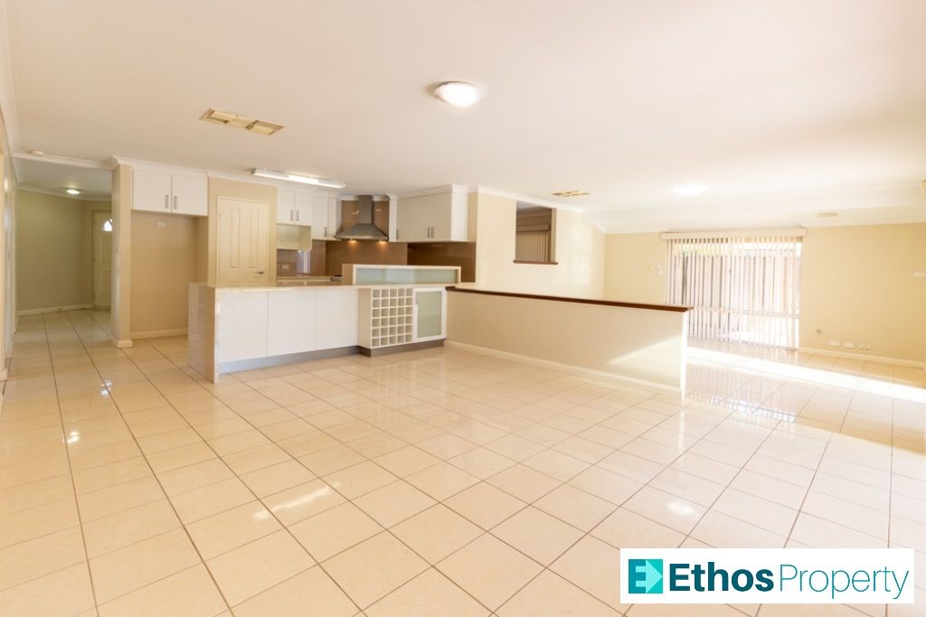 4 bedrooms House in 113 O'Connor Road STRATTON WA, 6056