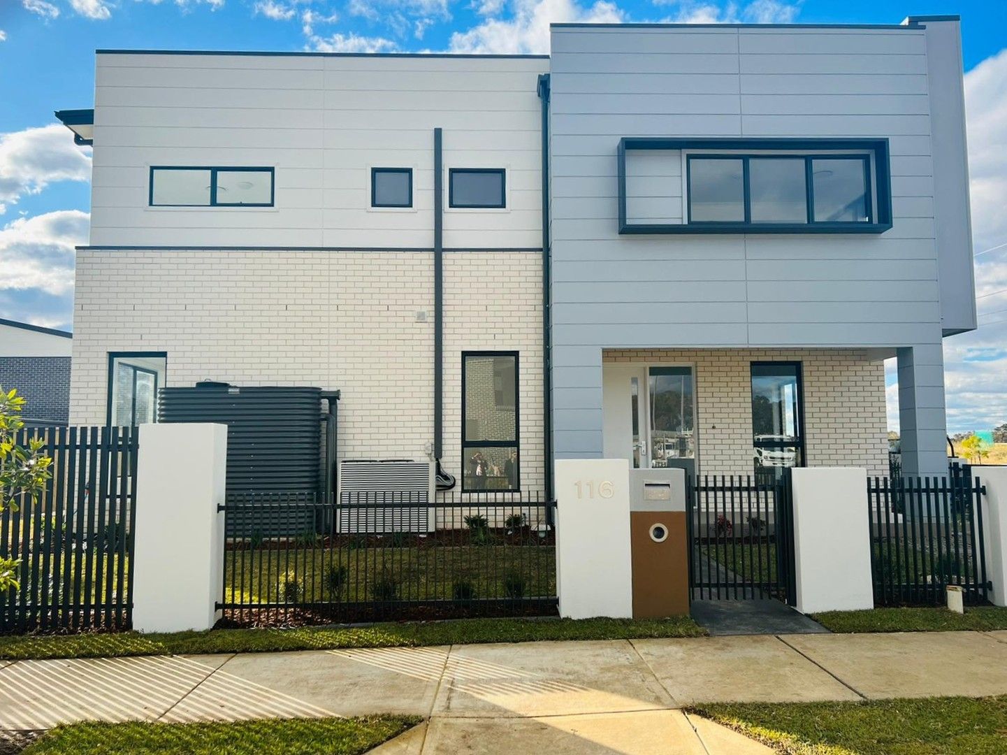 4 bedrooms Terrace in 116 Nemean Road AUSTRAL NSW, 2179
