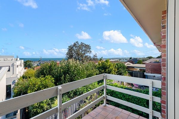 2 bedrooms Apartment / Unit / Flat in 6/38-40 Rennison Street PARKDALE VIC, 3195