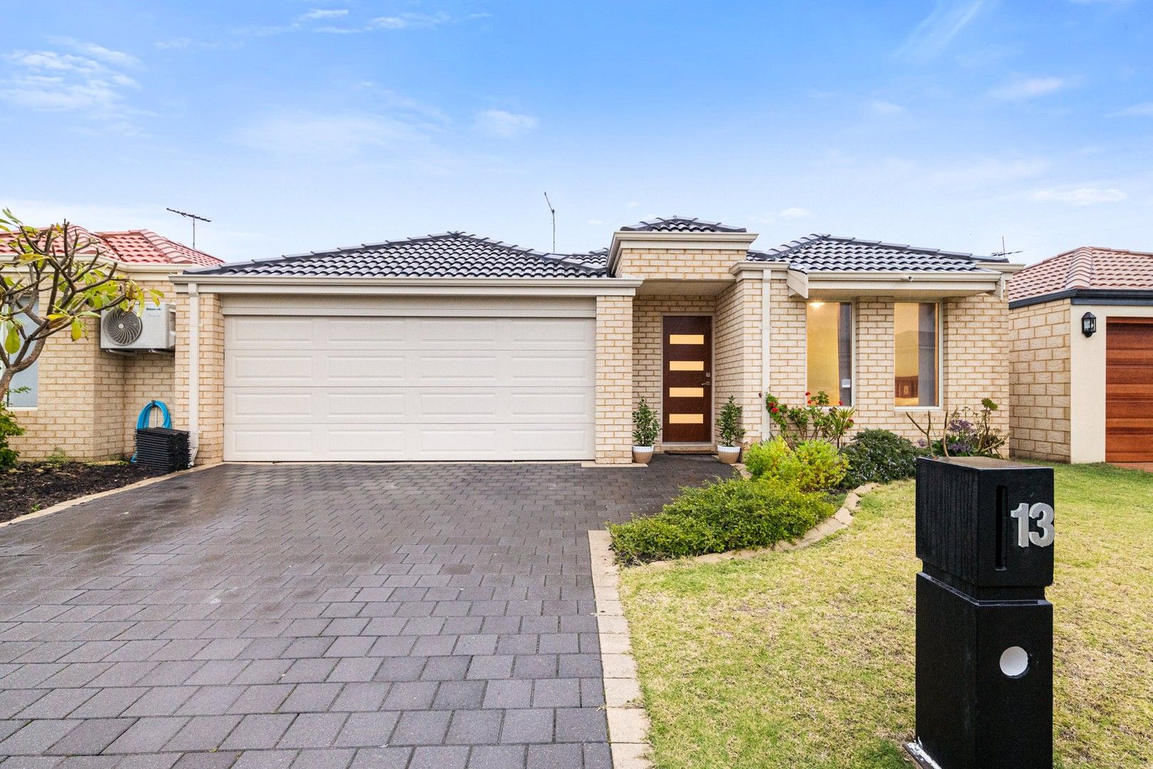3 bedrooms House in 13 Bampton Road ORELIA WA, 6167