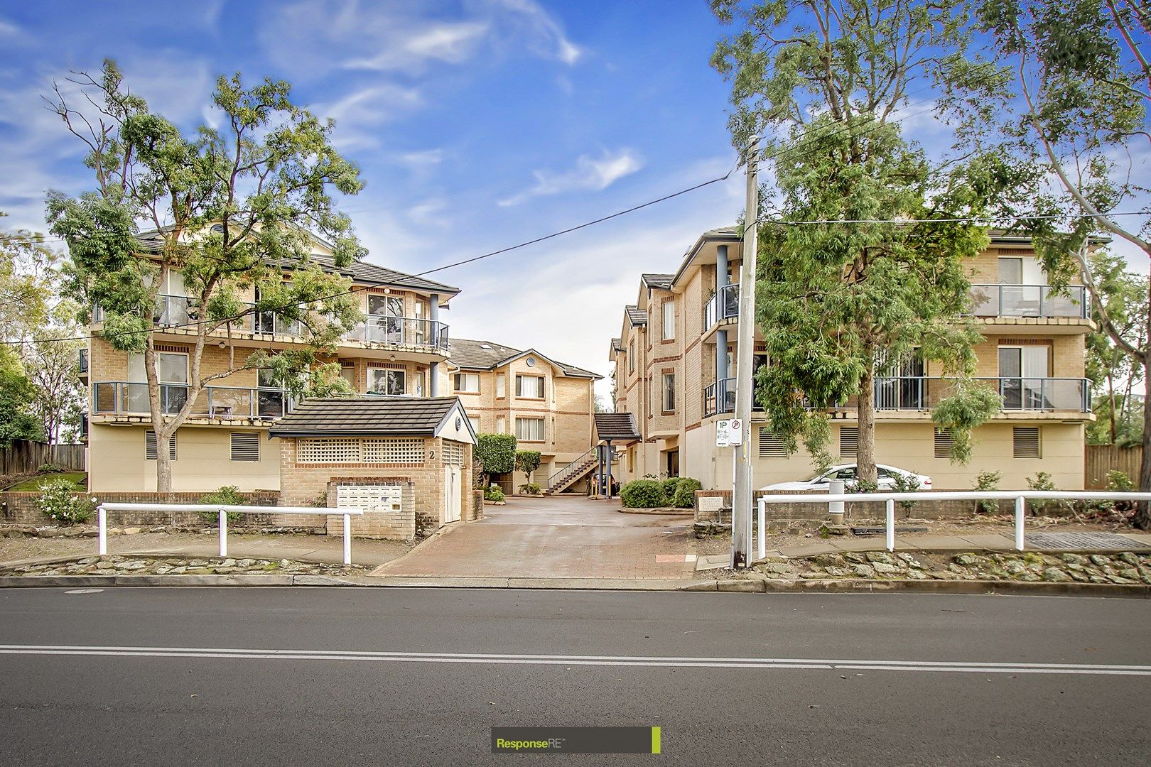 3 bedrooms Apartment / Unit / Flat in 2/2 Railway Street BAULKHAM HILLS NSW, 2153