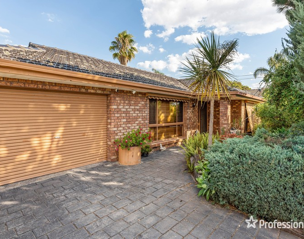 6 Edgeware Close, Kealba VIC 3021