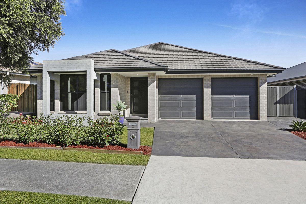 4 bedrooms House in 39 Perkins Drive ORAN PARK NSW, 2570