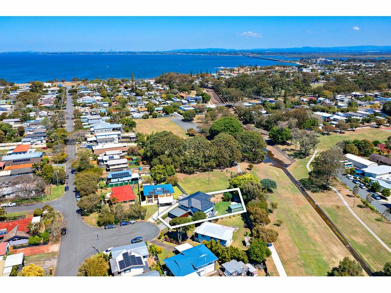 3 Barry Court, Woody Point QLD 4019, Image 2