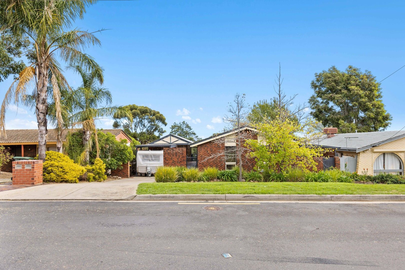 8 Montana Drive, Happy Valley SA 5159, Image 0