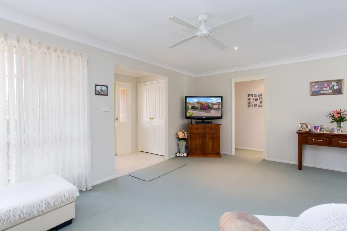 4/2A Frederick Street, Glendale NSW 2285, Image 2