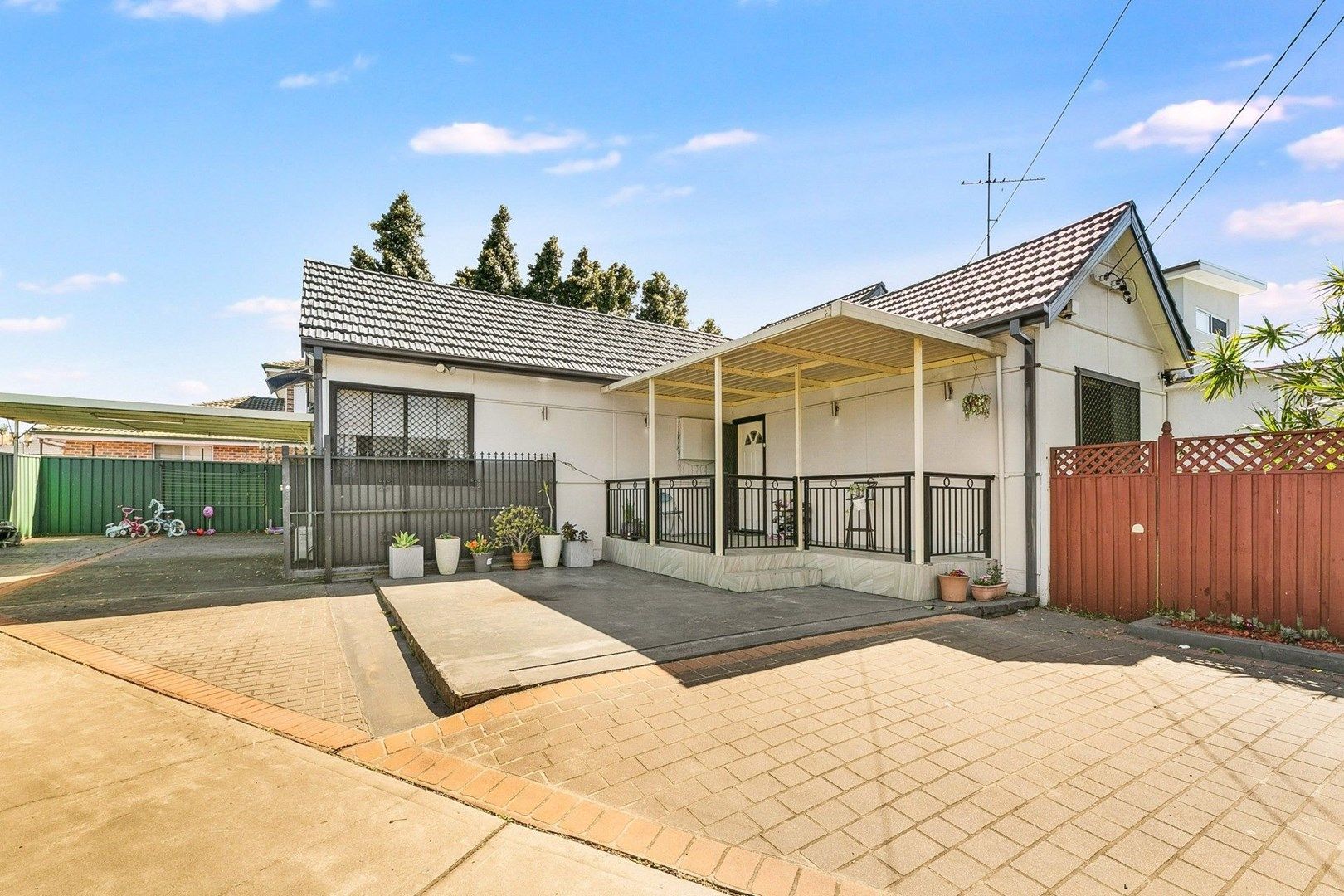 122 Roberts Road, Greenacre NSW 2190, Image 0