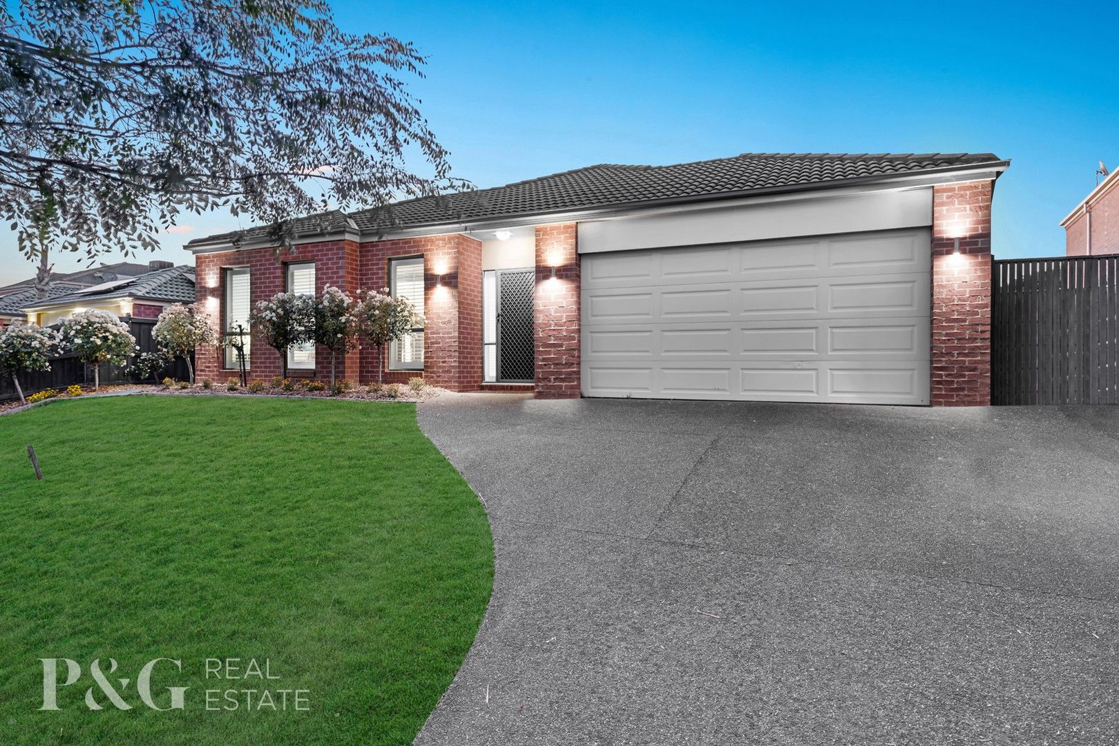 4 bedrooms House in 117 Berwick Springs Promenade NARRE WARREN SOUTH VIC, 3805