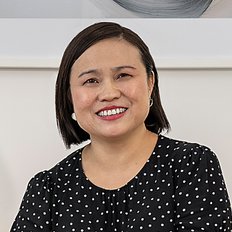 Vicky Weizhen Mi, Sales representative