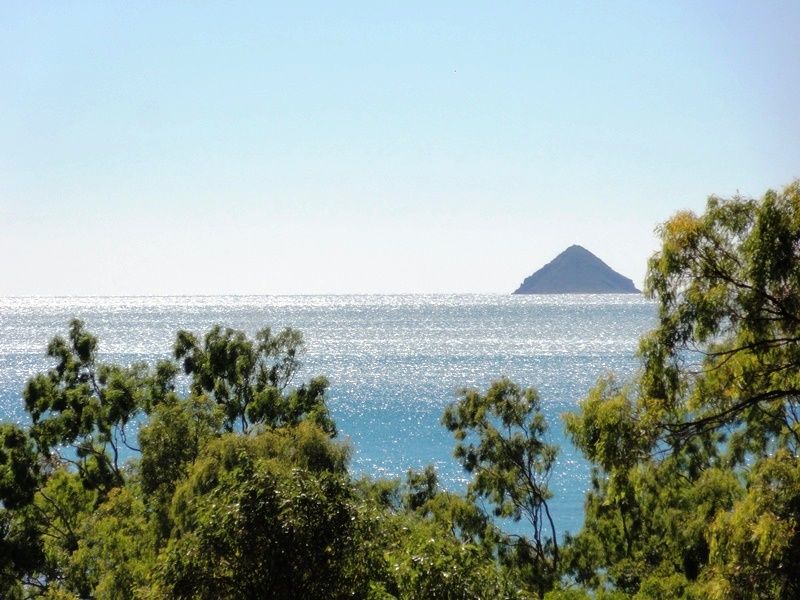 72 Blackcurrent Drive, Hideaway Bay QLD 4800, Image 1