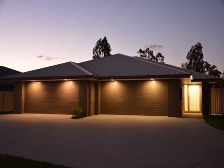 3 bedrooms Duplex in 2/13 Dogwood Court MILES QLD, 4415