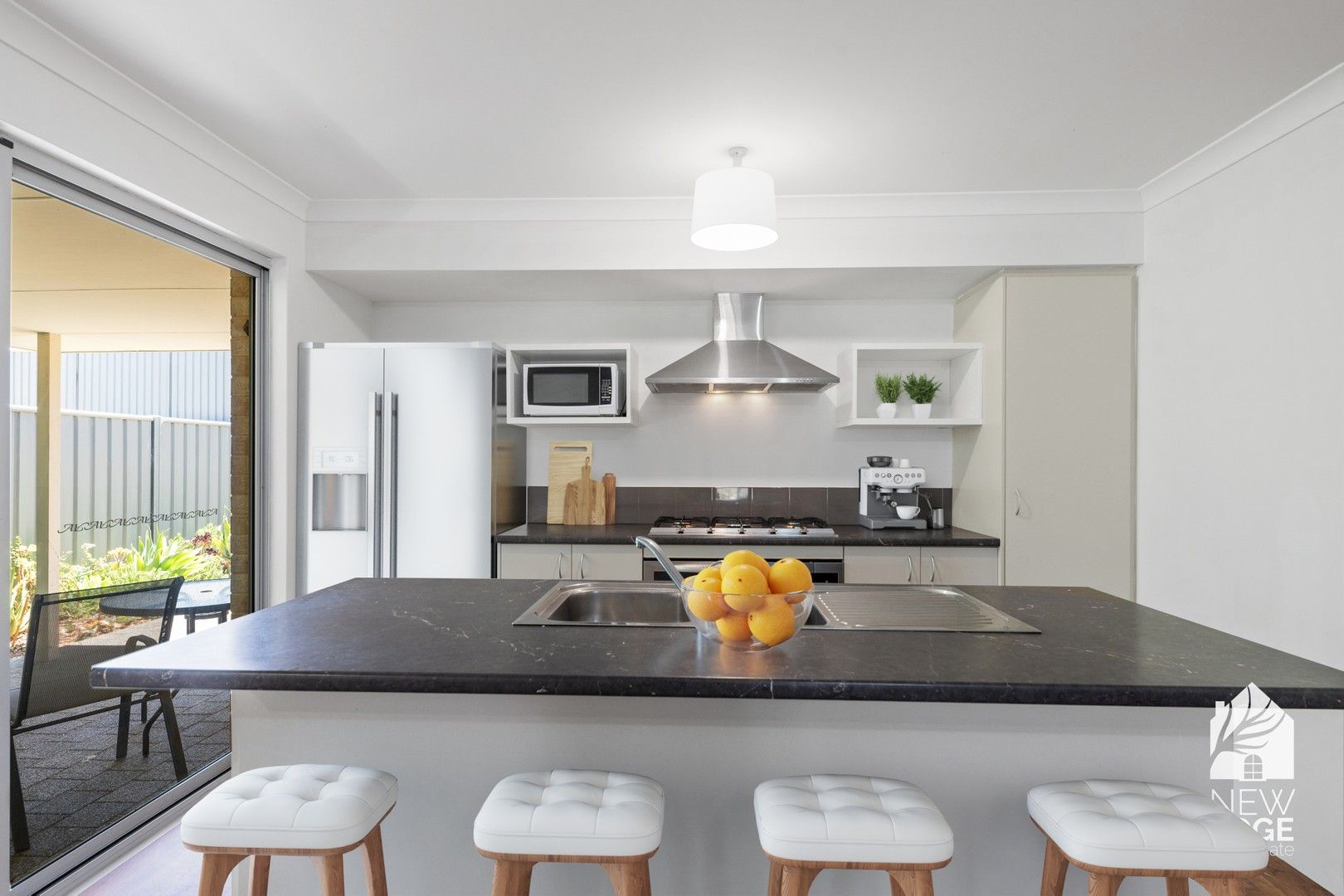 4 bedrooms House in 15 Pennine Way WELLARD WA, 6170