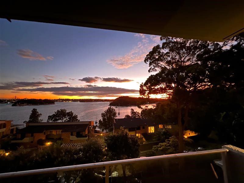 1 bedrooms Apartment / Unit / Flat in 15/90 Blues Point Road MCMAHONS POINT NSW, 2060