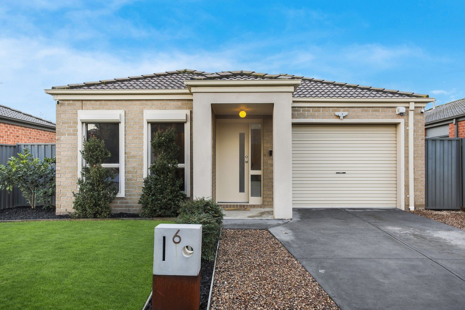 Sold 6 Beech Street, Pakenham VIC 3810 on 14 Sep 2022 2018018078 Domain