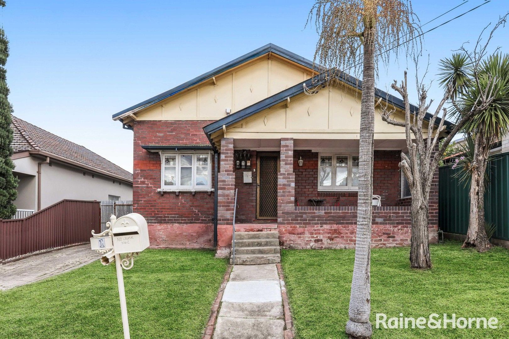 3 bedrooms House in 1 Leslie Street, ROSELANDS NSW, 2196