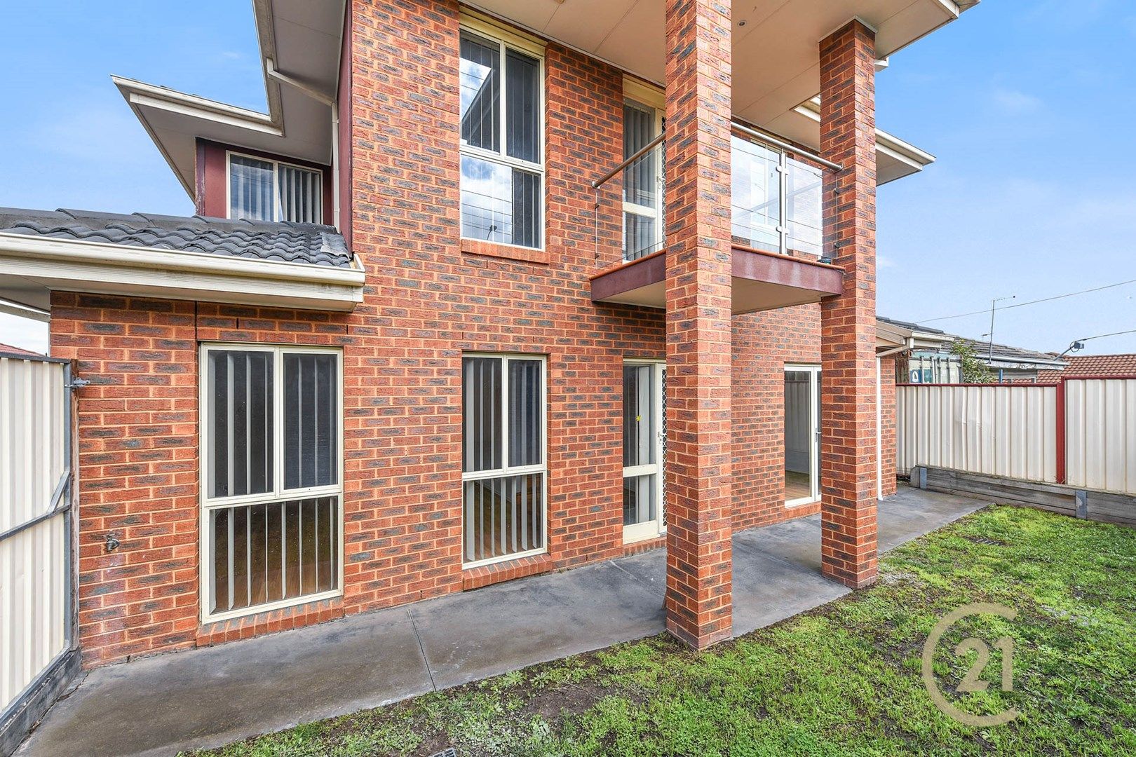 4 bedrooms Townhouse in 1/1220 Heatherton Road NOBLE PARK VIC, 3174