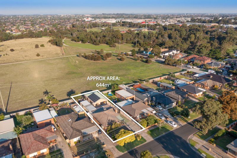 4 bedrooms House in 202 McBryde Street FAWKNER VIC, 3060