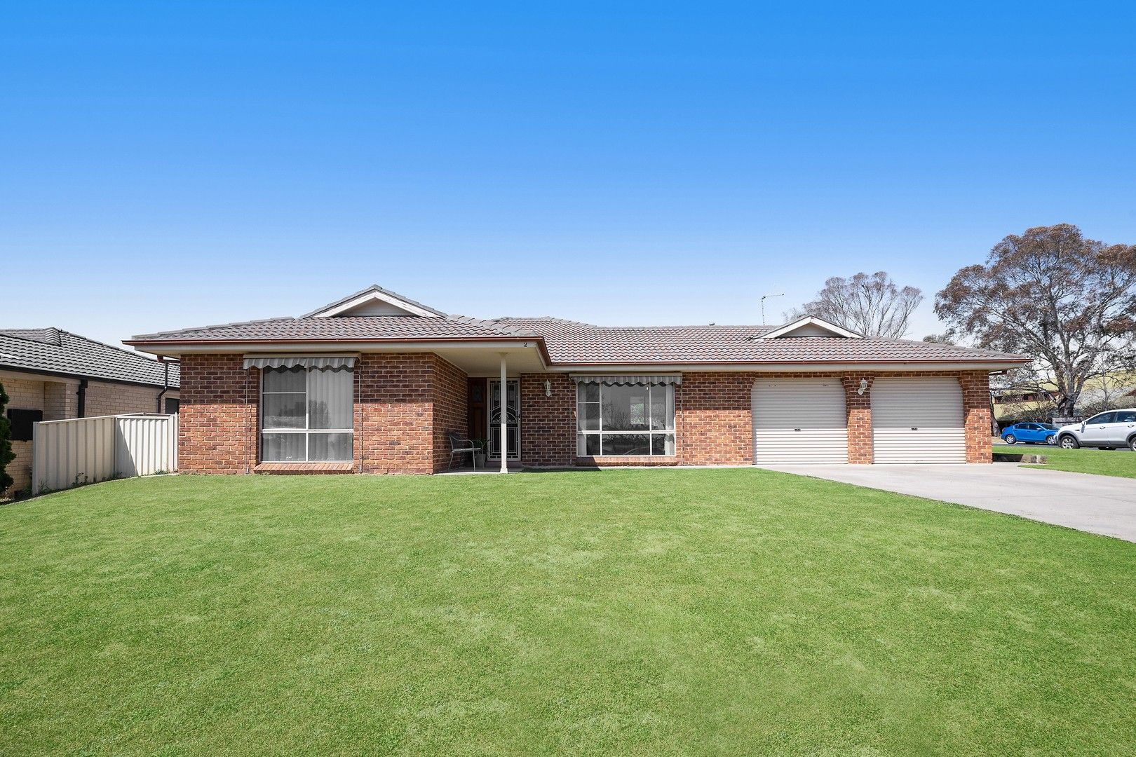 4 bedrooms House in 2 Roxburgh Drive KELSO NSW, 2795