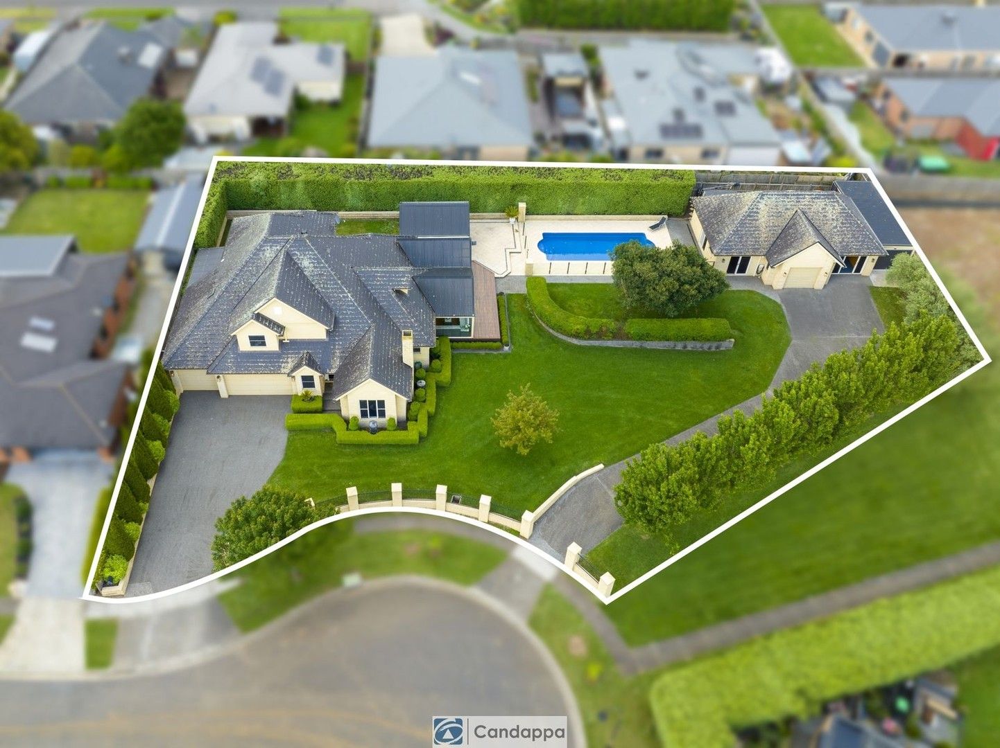 10 Mountain Vista Court Drouin VIC 3818 Domain