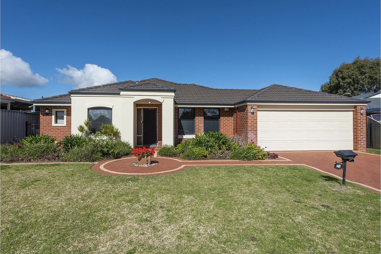 4 bedrooms House in 12 Cleveland Court MEADOW SPRINGS WA, 6210