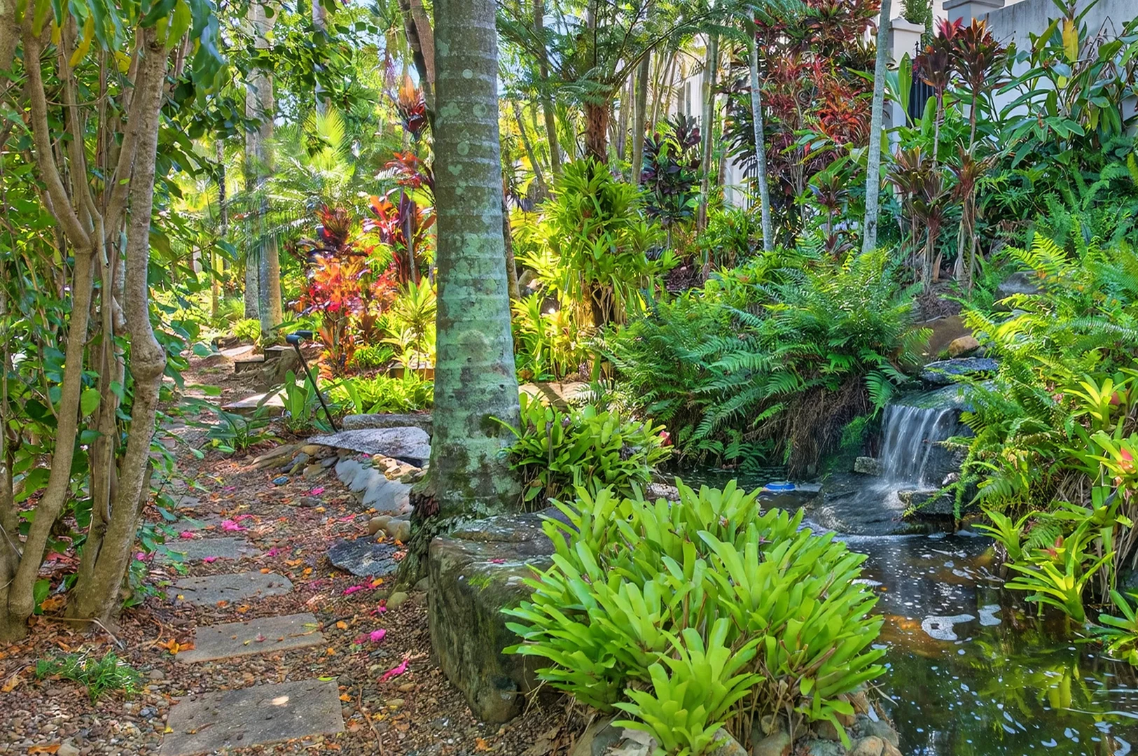 Additional image 25 of 10 Aegean/100 Cotlew Street East, Southport QLD 4215